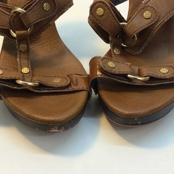 BCBG MAXAZRIA Tan & Brown Leather Wedges Size 8.5 - Picture 15 of 15